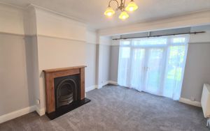 Dining room- click for photo gallery